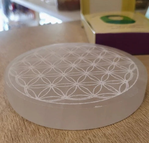 Base Redonda Selenita Branca - Mandala Flor da Vida - 7,5cm