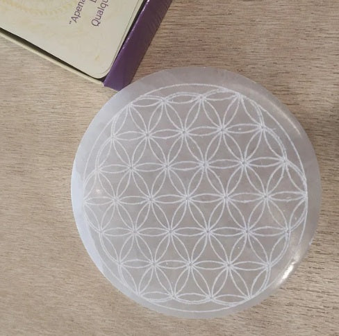 Base Redonda Selenita Branca - Mandala Flor da Vida - 7,5cm
