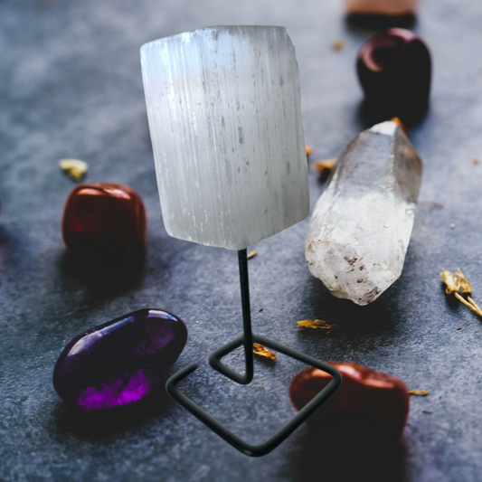 Selenita na Base de Ferro – Cristal da Purificação e Paz