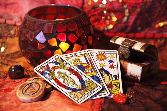 O que é tarot: sua história, os arcanos e como funciona