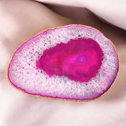Chapa de Ágata Rosa com Borda Dourada – Amor, Elegância e Harmonia