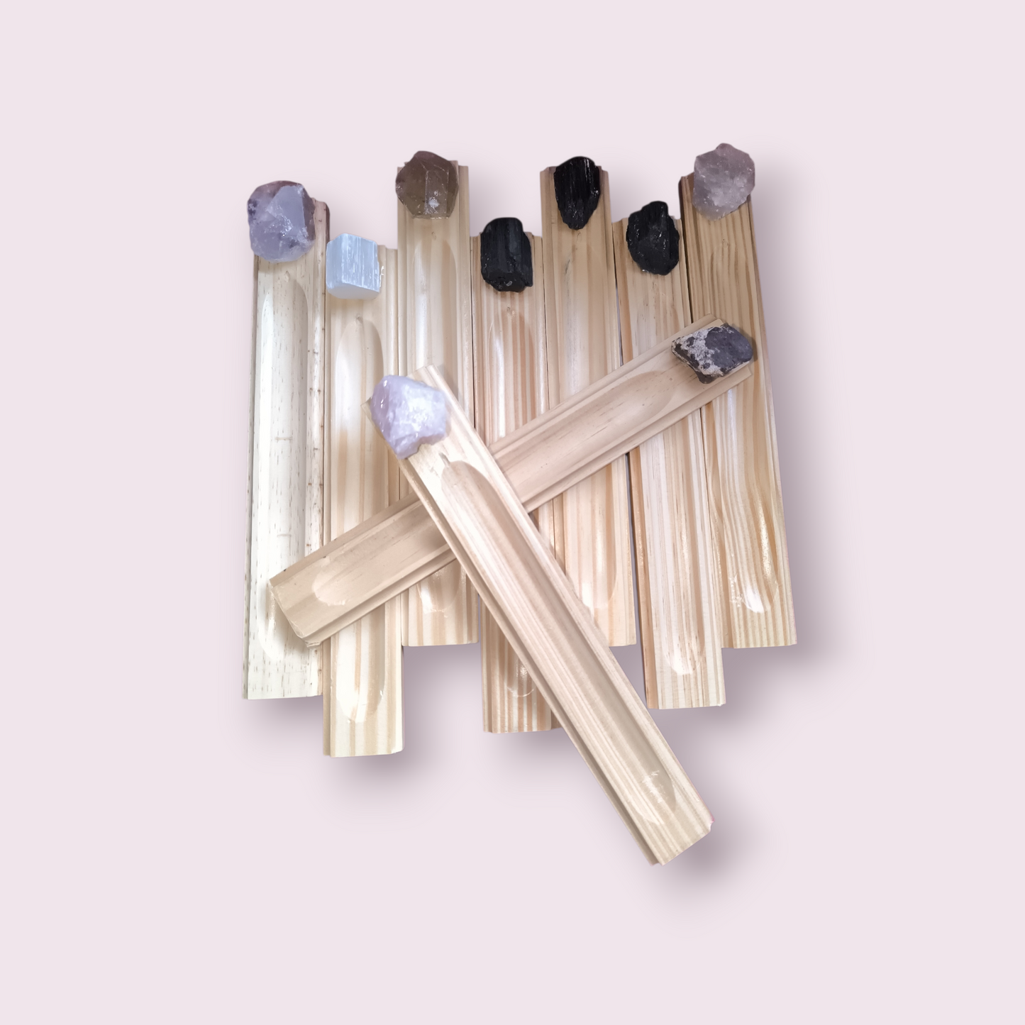 Incensário Pedras na Base de Madeira Pinus