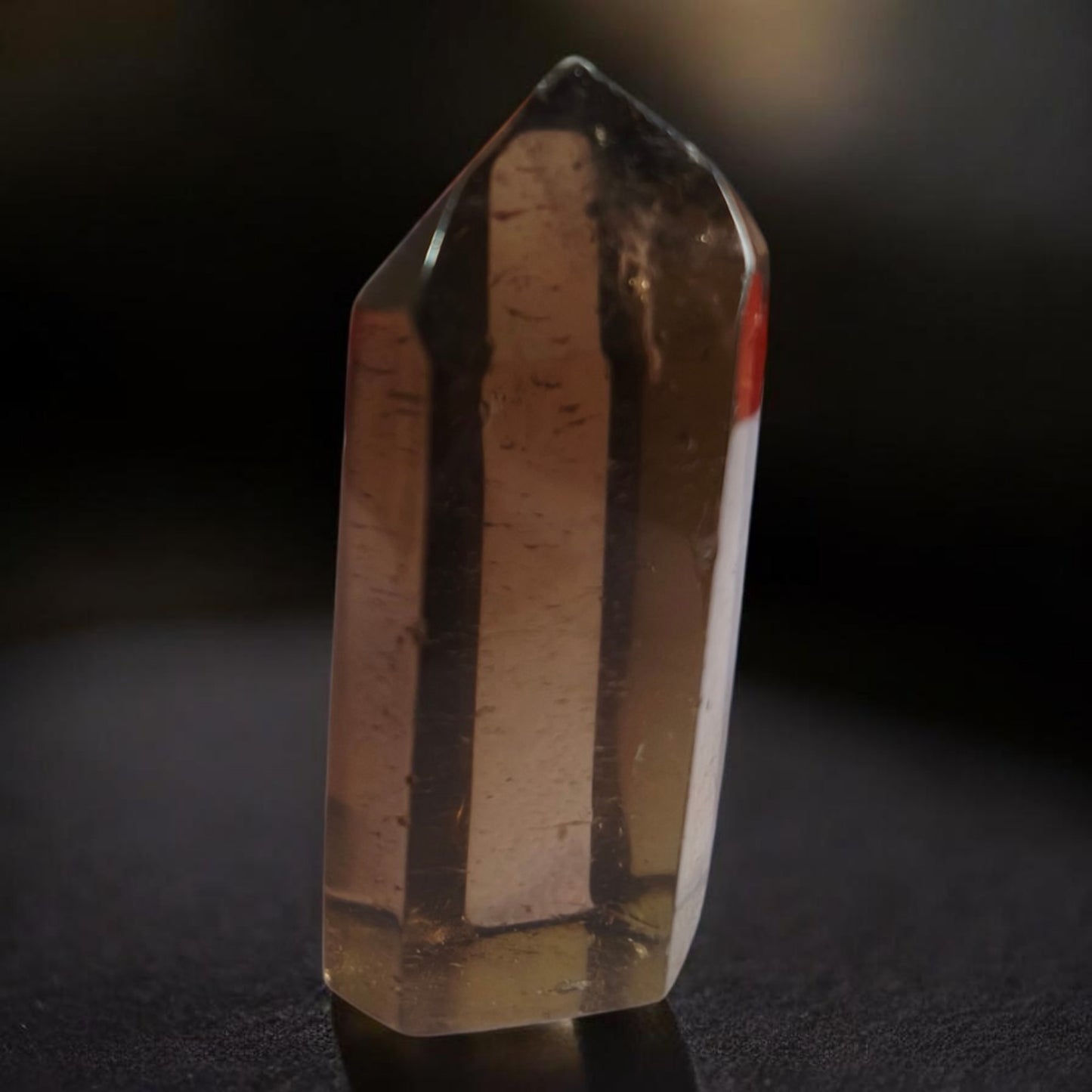 Mini Ponta de Quartzo Fumê – Proteção, Concretização e Estabilidade