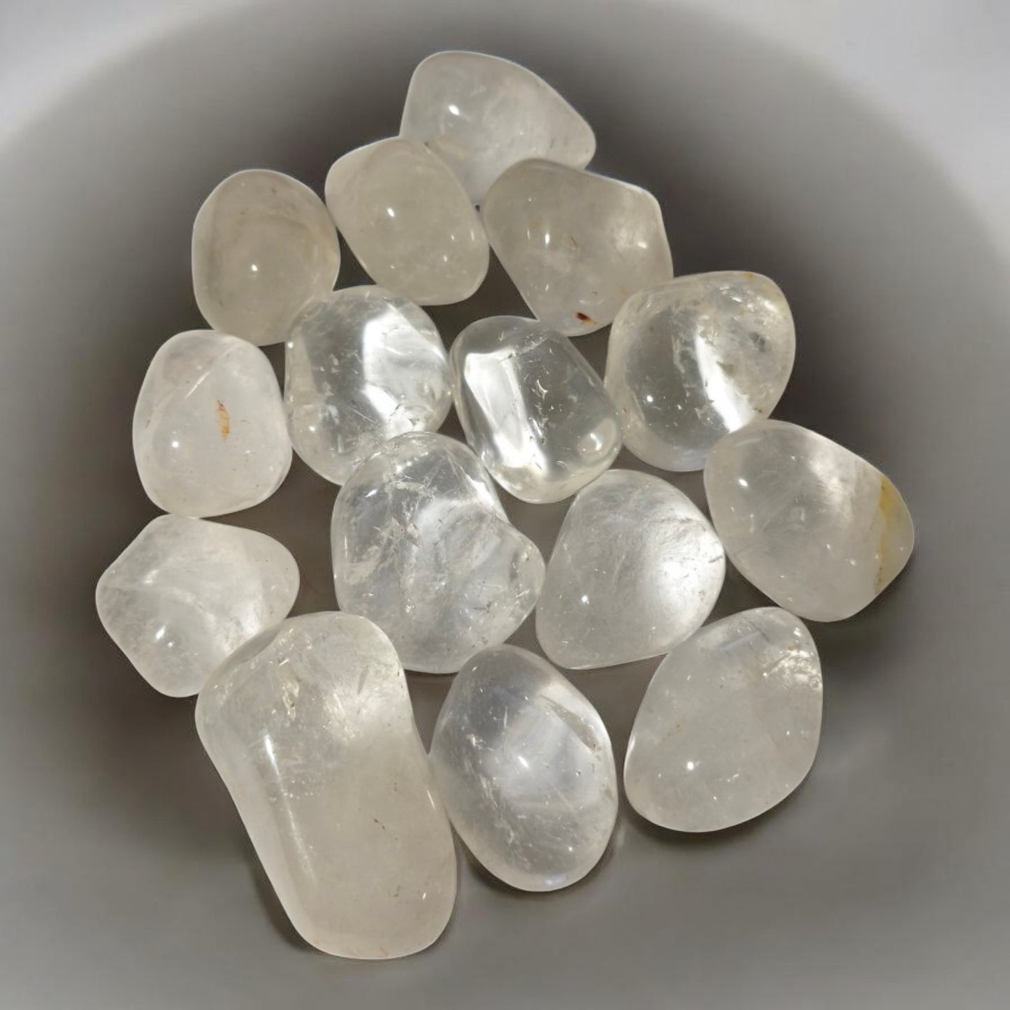 Quartzo Cristal Rolado Natural – Clareza, Energia e Amplificação Espiritual